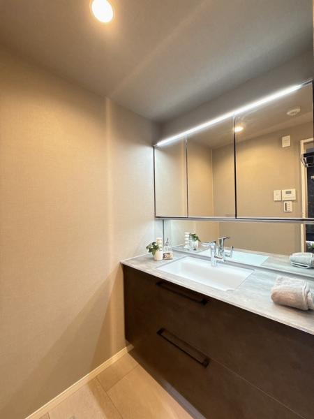 クロスエアタワー