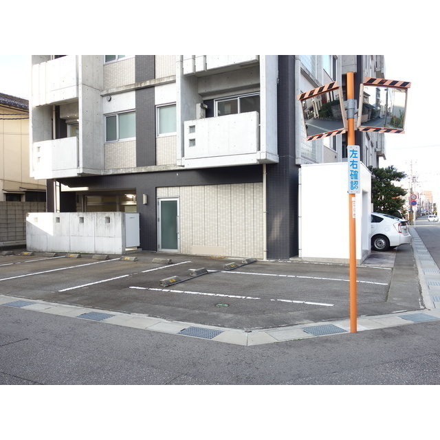 エスカイア千石町 403号室