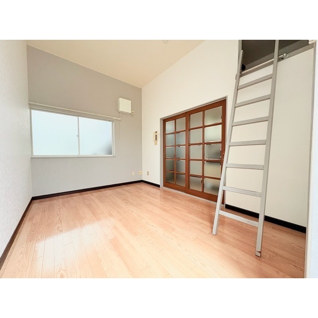 信開セルーラ稲荷 110号室