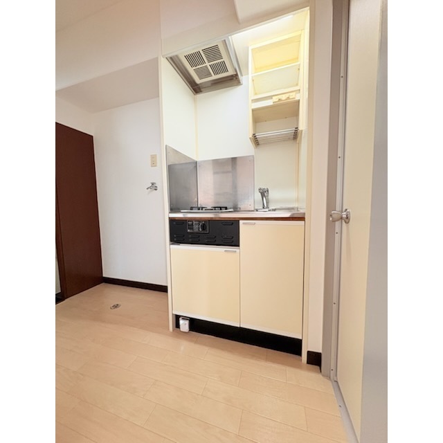 信開セルーラ稲荷 110号室