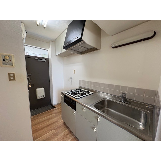 信開セルーラ金沢南 103号室