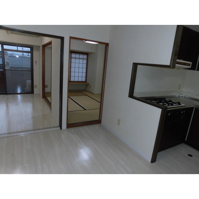 信開ドムス三社 305号室