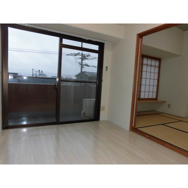 信開ドムス三社 305号室