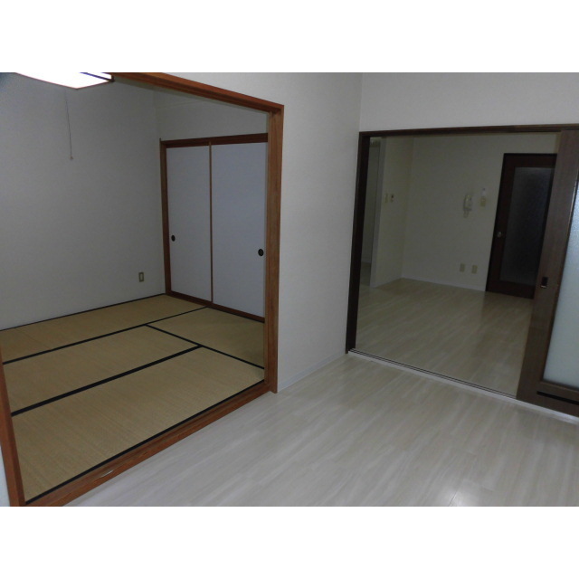 信開ドムス三社 305号室