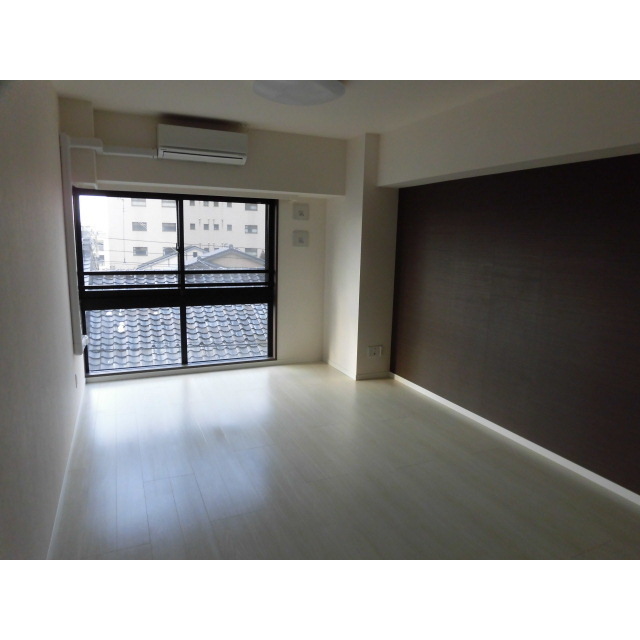 プレミア金沢中央通 303号室