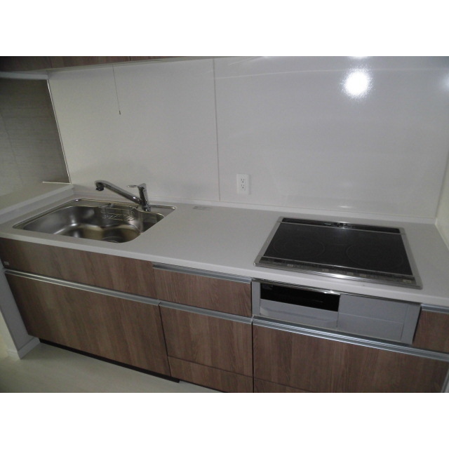 プレミア金沢中央通 303号室