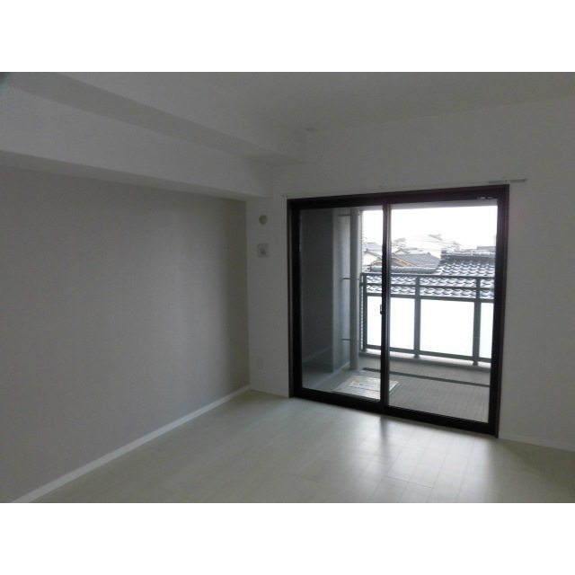 プレミア金沢中央通 303号室