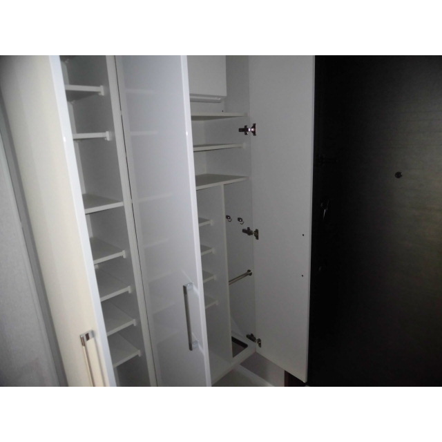 プレミア金沢中央通 303号室