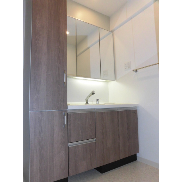 プレミア金沢中央通 303号室