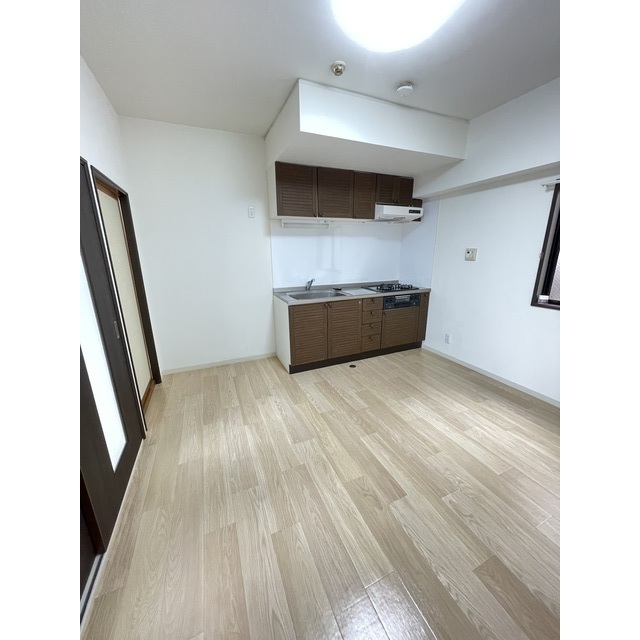 信開ドムス大領中 215号室