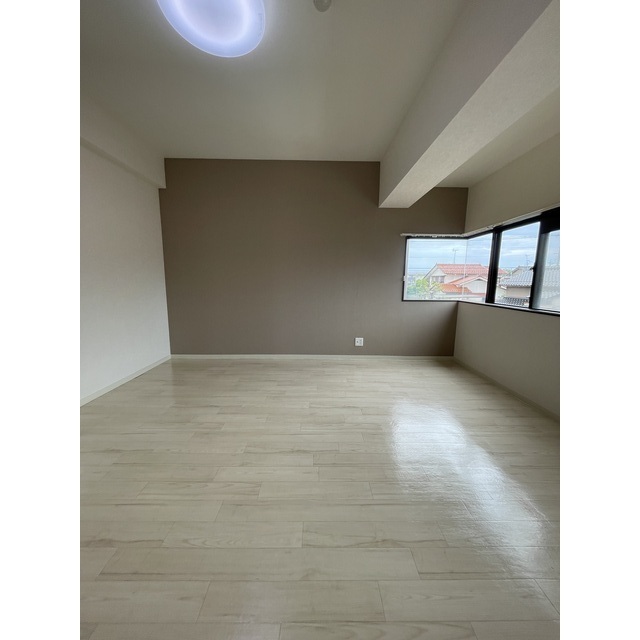 信開ドムス大領中 215号室