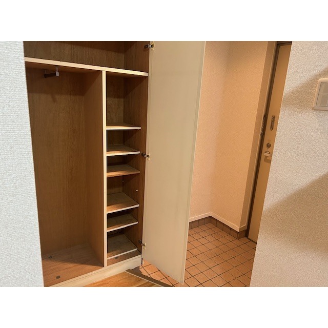 信開セルーラ上小松2 2106号室