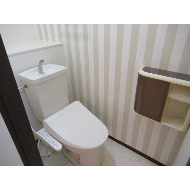 信開セルーラ上小松2 2205号室