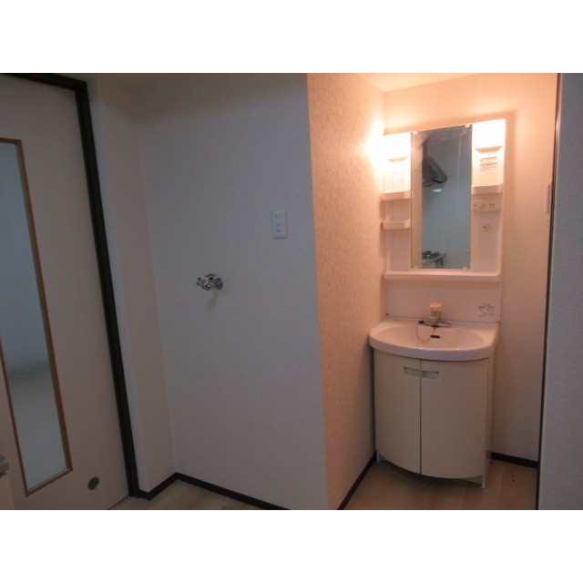 信開セルーラ上小松2 2205号室