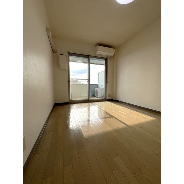 信開クレベール富山 1202号室