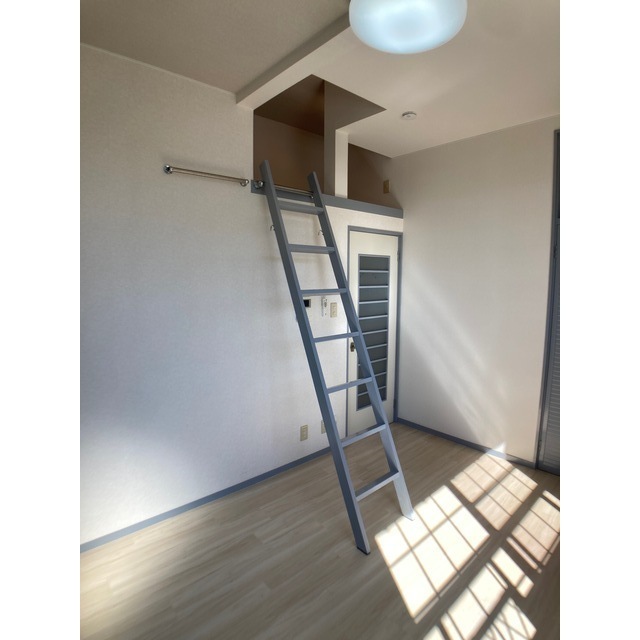 信開セルーラ開発5 201号室