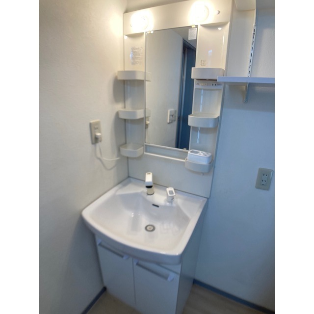 信開セルーラ開発5 201号室