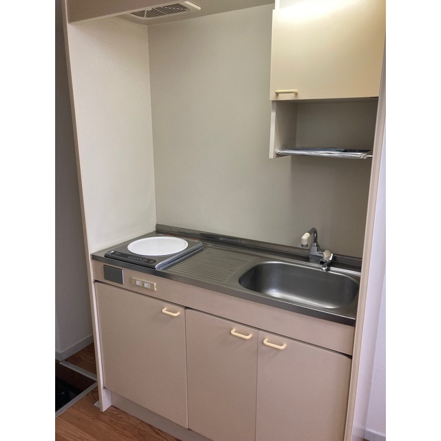 信開セルーラ日光 102号室