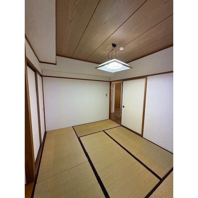 パークサイト春山 501号室