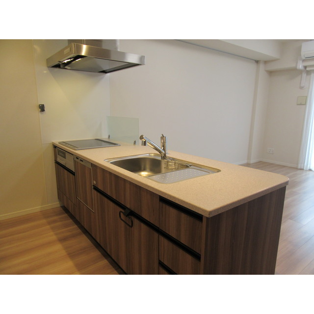 プレミア高岡駅前レジデンス 103号室