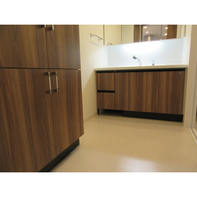 プレミア高岡駅前レジデンス 103号室