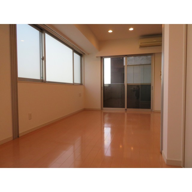 エスカイア千石町 403号室