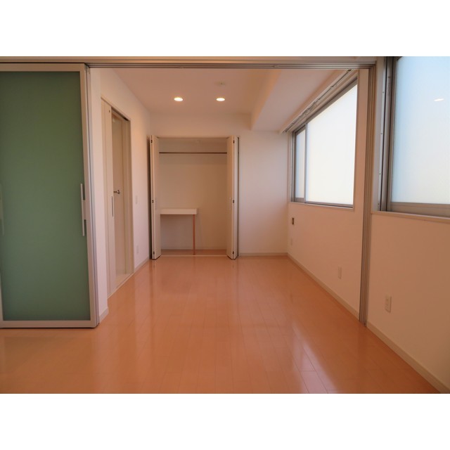 エスカイア千石町 403号室