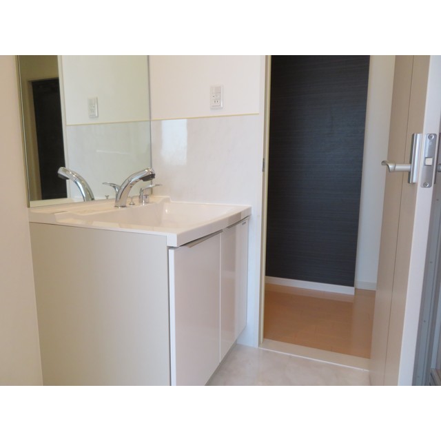 エスカイア千石町 403号室