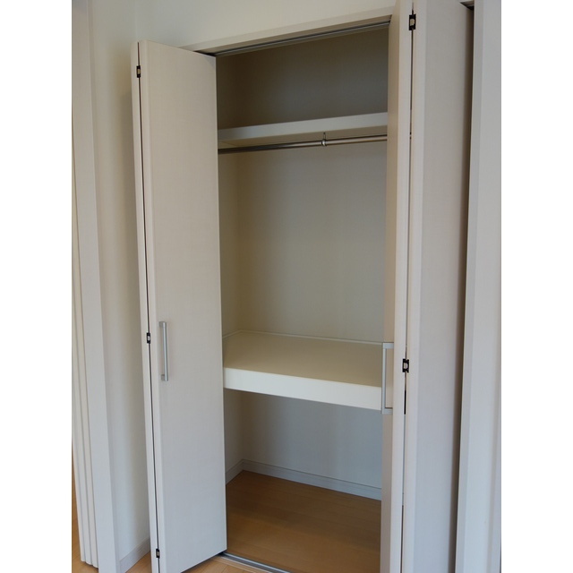 エスカイア神通 201号室