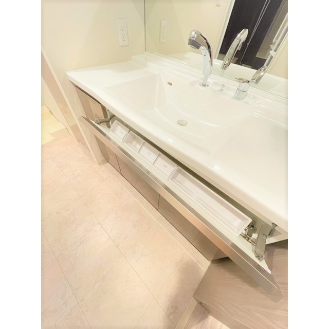 プレサンスロジェ金沢香林坊 202号室