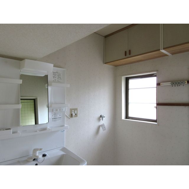 伏木矢田貸家 A号室