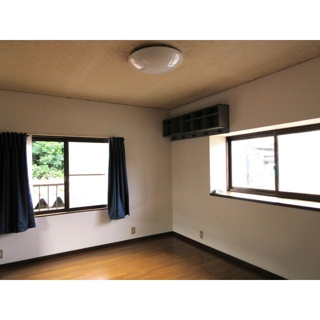 伏木矢田貸家 A号室